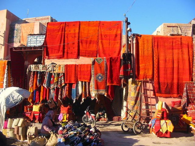 800px-Carpets_in_Marrakech