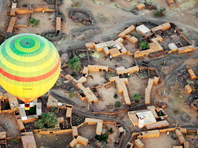 https://www.moroccodesertvip.com/wp-content/uploads/2018/11/Raboff-Photography-morocco-Marrakech-Ballooning-800x600-1-640x480.jpg