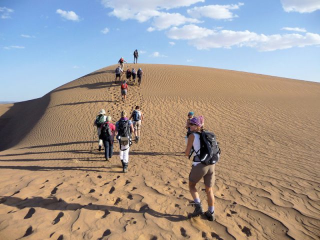 https://www.moroccodesertvip.com/wp-content/uploads/2018/11/SS_Sahara-Desert-Trek-1-640x480.jpg